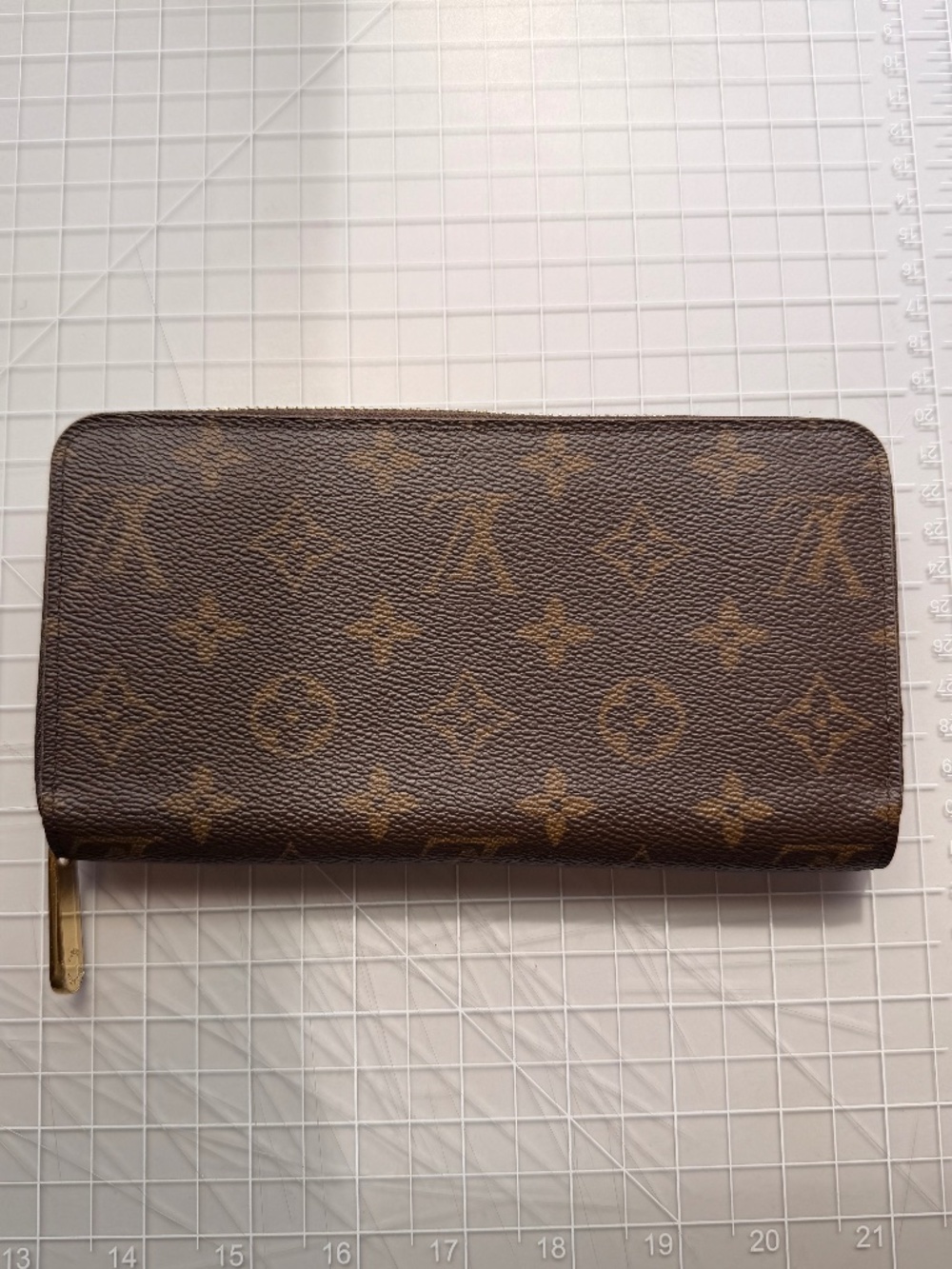 Louis Vuitton Zippy Wallet Monogram,  Rose Ballerine Interior